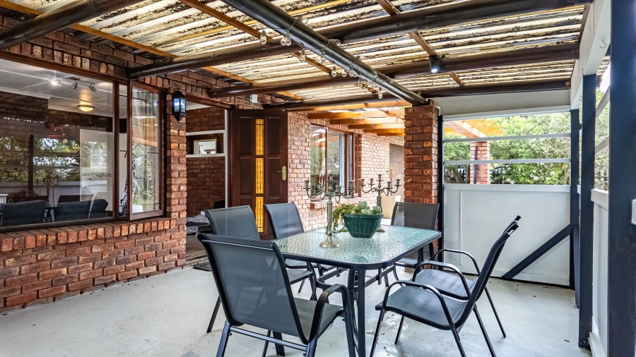 3 Bedroom Property for Sale in Bowtie Western Cape